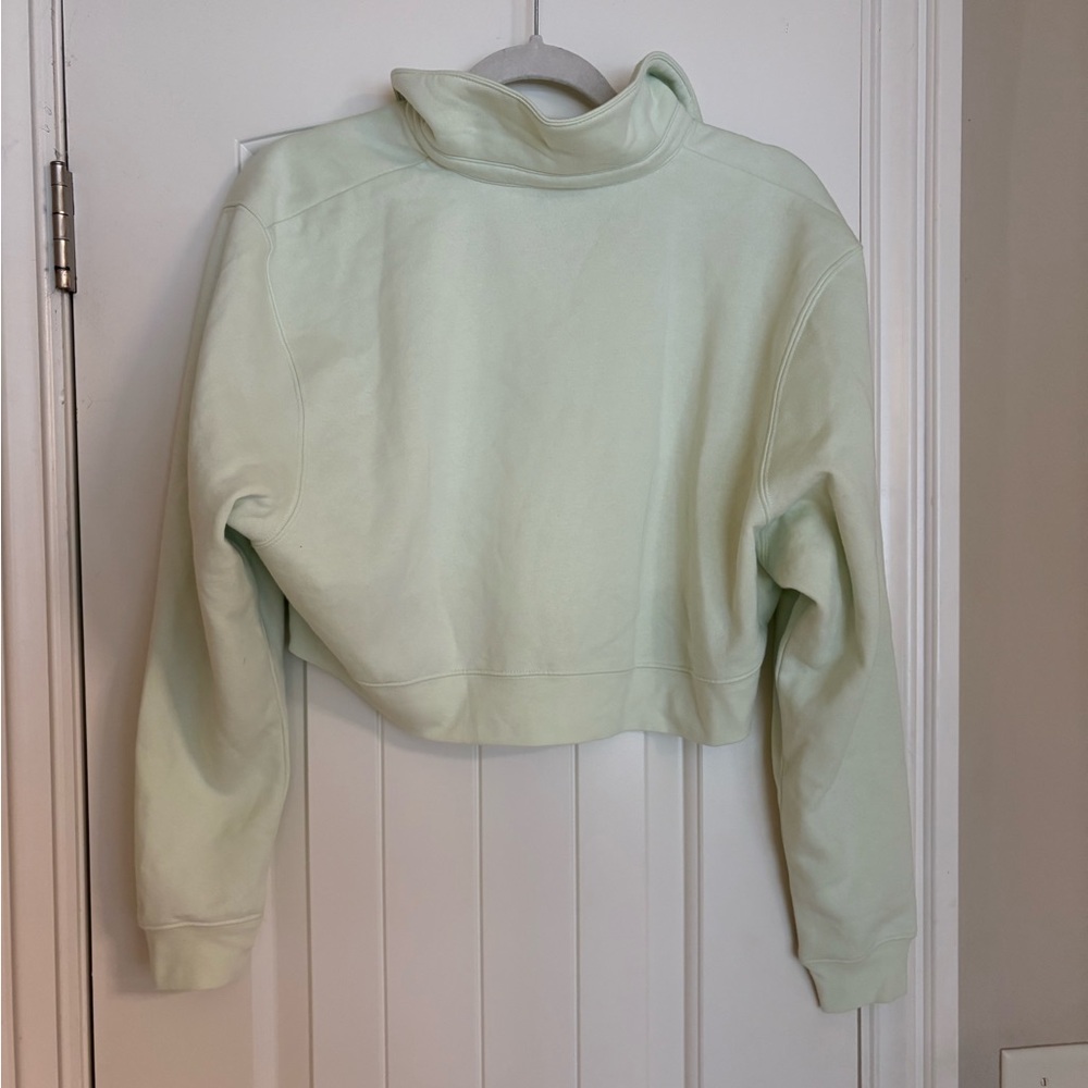 NWT XS DSG Cropped Button Pullover in Pale Mint - Picture 3 of 3